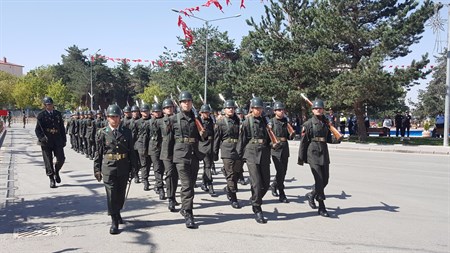 Erzurum’da genis güvenlik tedbirleri altinda 30 Agustos provasi yapildi