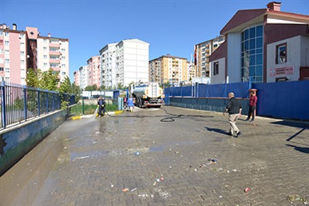 Okul bahçelerinin temizligi Yakutiye Belediyesi’nden