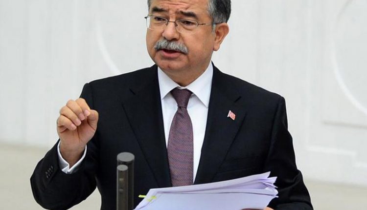 Milli Egitim Bakani Ismet Yilmaz’dan ’15 dakika’ uyarisi