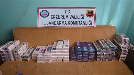 Evin gizli bölmesinde 3 bin 54 paket kaçak sigara ele geçirildi