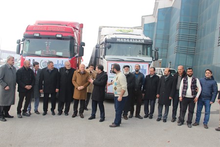 Erzurum’dan Suriye’ye 2 tir insani yardim