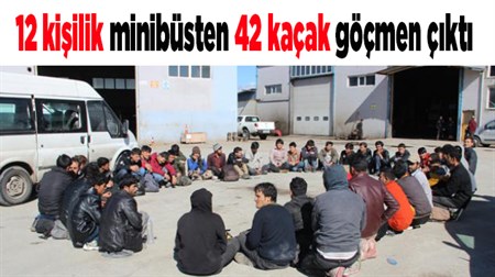 12 kisilik minibüsten 42 kaçak göçmen çikti 02.04.2018 09:50