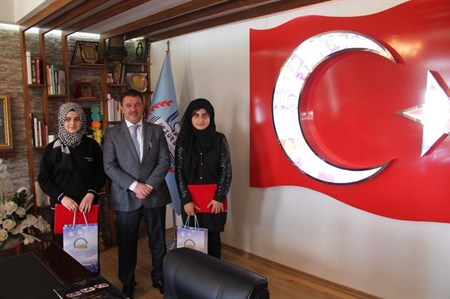 TÜBITAK Türkiye ikincisi ögrencilerinden Yildiz’a ziyaret