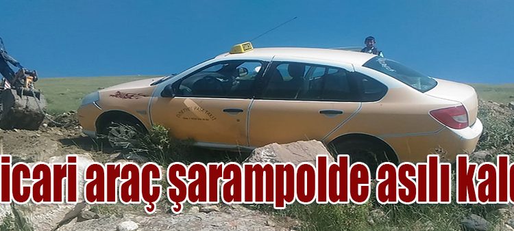 Ticari araç sarampolde asili kaldi