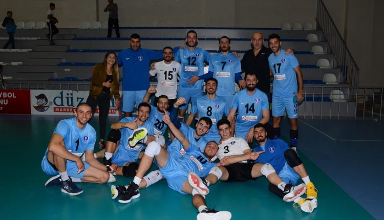 Palandöken Belediyespor voleybol takimi 2’de 2 yapti