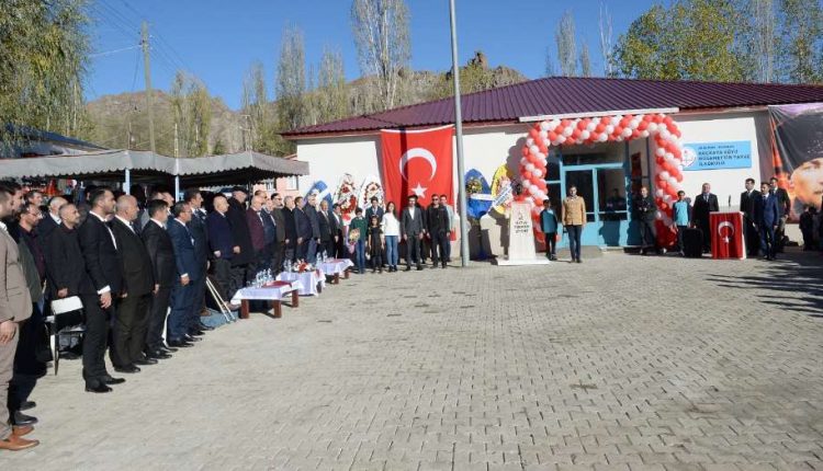 Vali Azizoglu: “Gelecegin mimarlari bugünün çiçekleri bu siralarda yetisiyor”