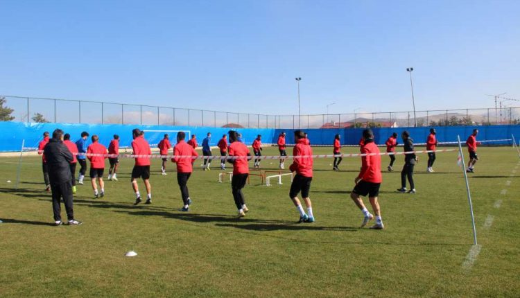 Mehmet Özdilek: “Göztepe maçindan galibiyet alip milli takim arasina moralli girmek istiyoruz”