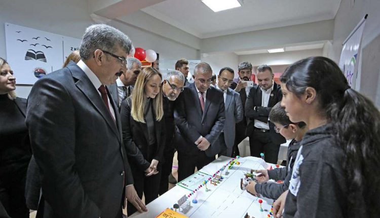 Atatürk Üniversitesi öncülügünde çocuklar gelecegi tasarliyor