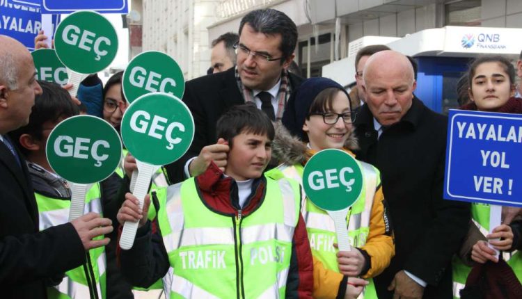 “Yaya Öncelikli Trafik” uygulamasi yapildi