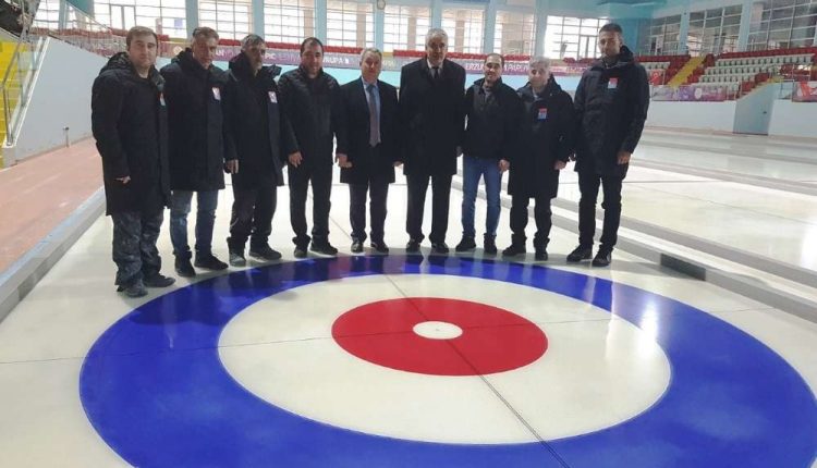 Curling salonu liglere hazir