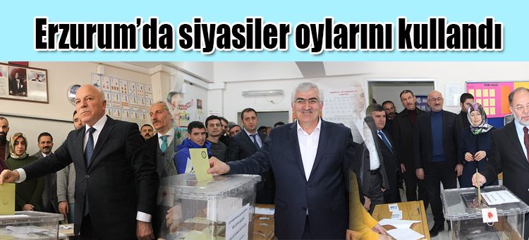 Siyasiler Oylarini Kullandi