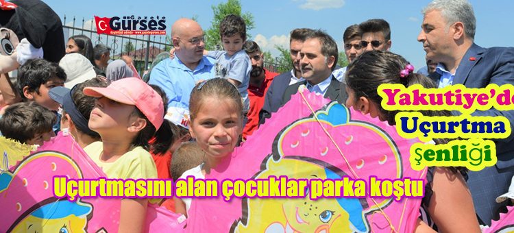 Uçurtmasini alan çocuklar parka kostu