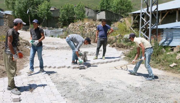 Aziziye’de kilit tasi mesaisi