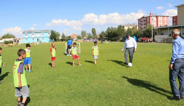 Aziziye Belediyesi ‘Yaz Futbol Okulu’ basladi