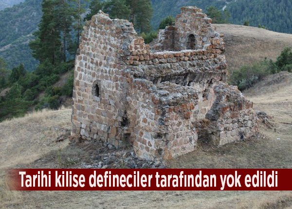 Tarihi kilise defineciler tarafindan yok edildi