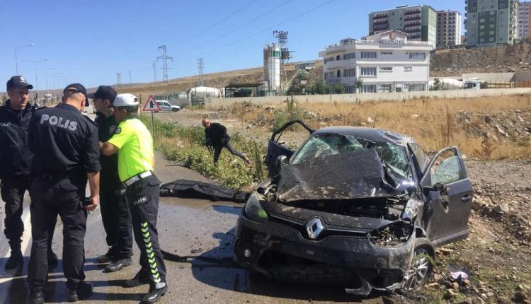 Esini askere ugurlayan kadin, dönüs yolunda kazada hayatini kaybetti