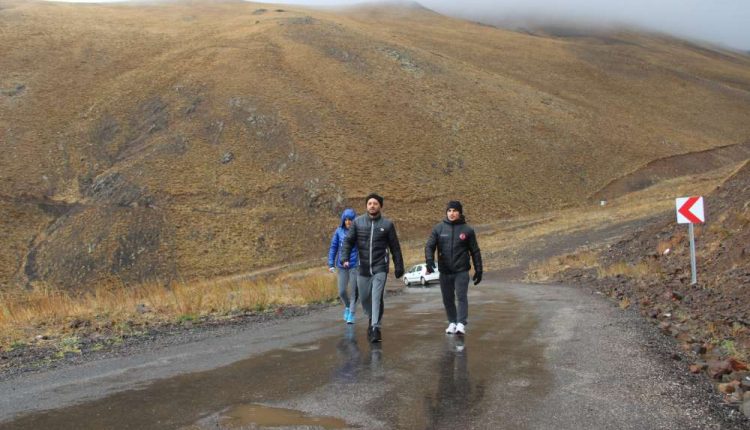 Erzurum’un yüksek kesimlerinde kar yagisi etkili oldu