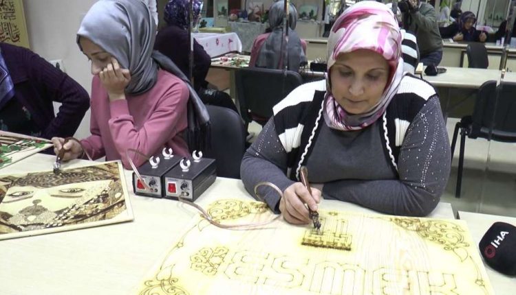 Ev hanimlari ahsap yakma sanati ile aile bütçelerine katki sagliyorlar