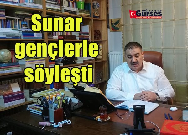 Sunar gençlerle söylesti