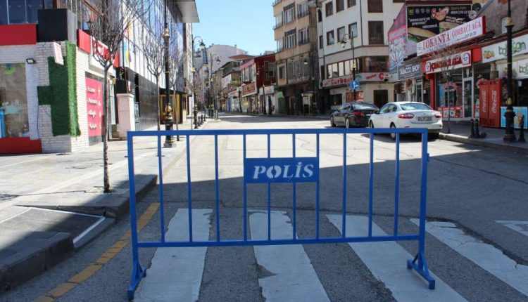 Erzurum’da sokaga çikma kisitlamasin da sessizlik hakim