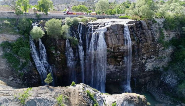 Türkiye’nin en büyük selalelerinden “Tortum Selalesi” yenilenen yüzüyle yarim milyon turist agirlamayi hedefliyor