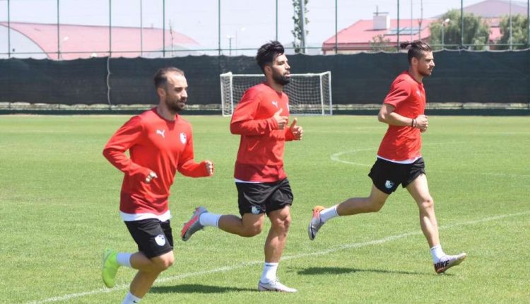 BB Erzurumspor yeni sezona çift antrenmanla hazirlaniyor