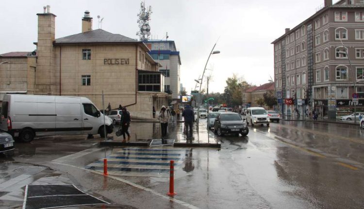 Erzurum’da saganak yagmur etkisini sürdürüyor