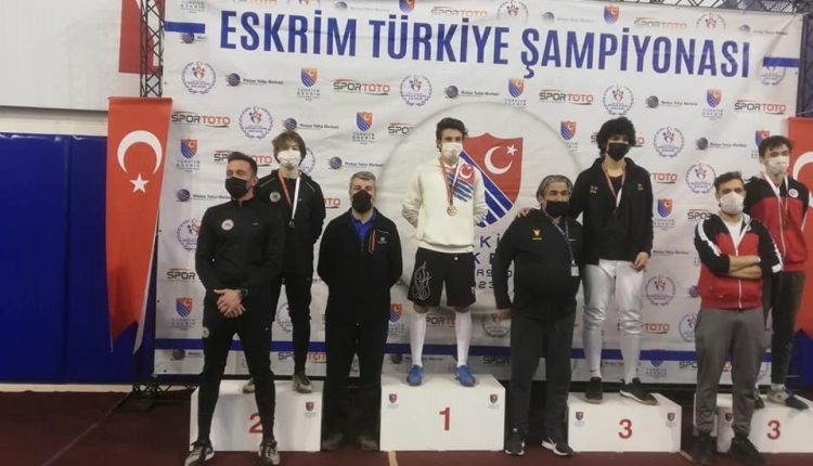 Akal Eskrimde Türkiye sampiyonu