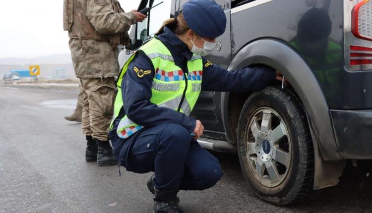 Jandarma trafik ekiplerinden kis lastigi uygulamasi