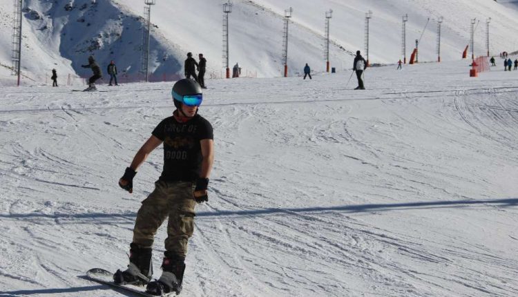 Erzurum’da kayak severler eglenceye doyamadi