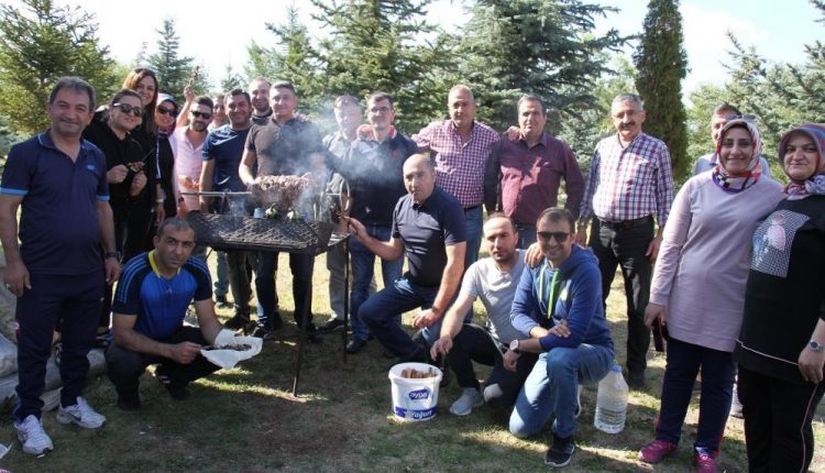 Önce halay sonra cag kebap